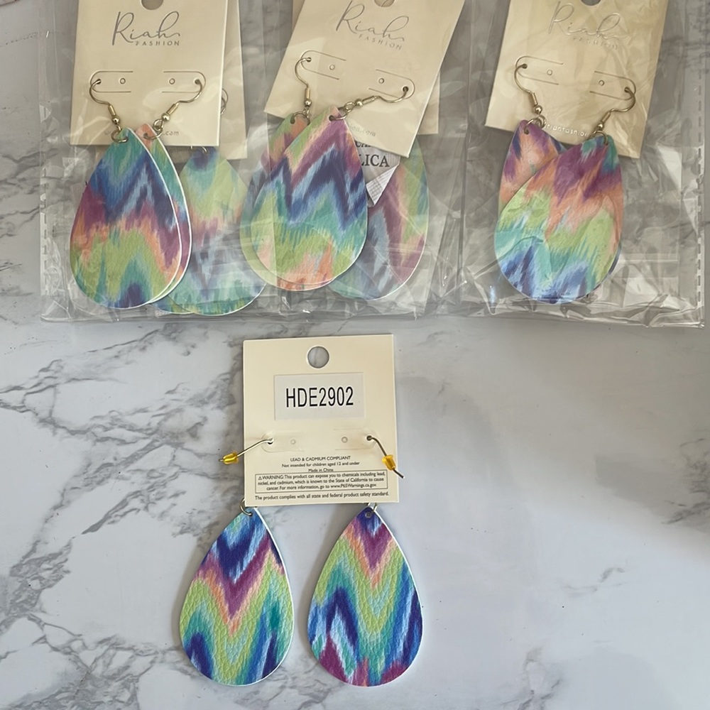 NWT Boutique Tye Dye dangle earrings - Picture 5 of 5